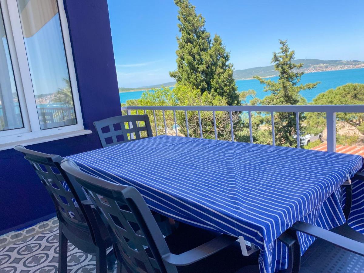 Lacivert Hotel Ayvalik Bagian luar foto