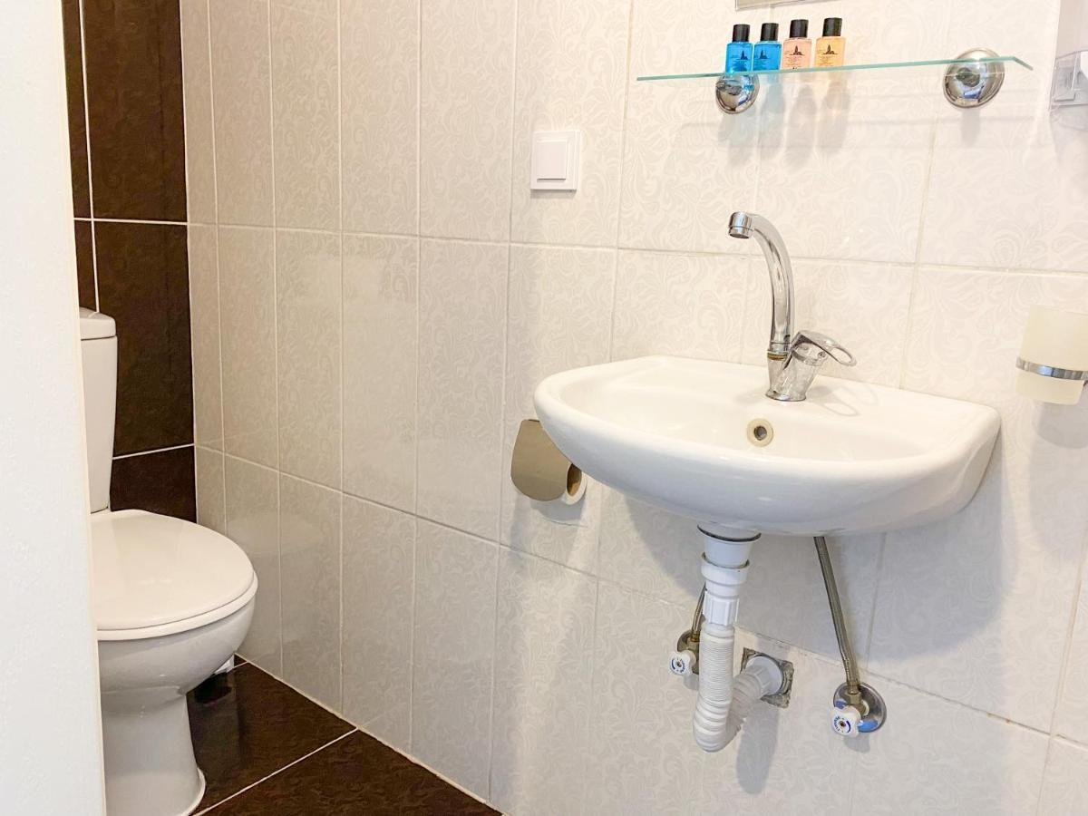 Lacivert Hotel Ayvalik Ruang foto