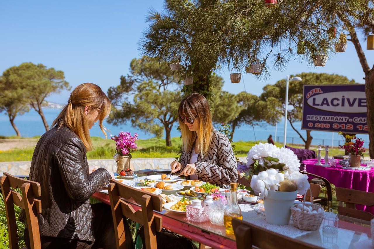 Lacivert Hotel Ayvalik Bagian luar foto