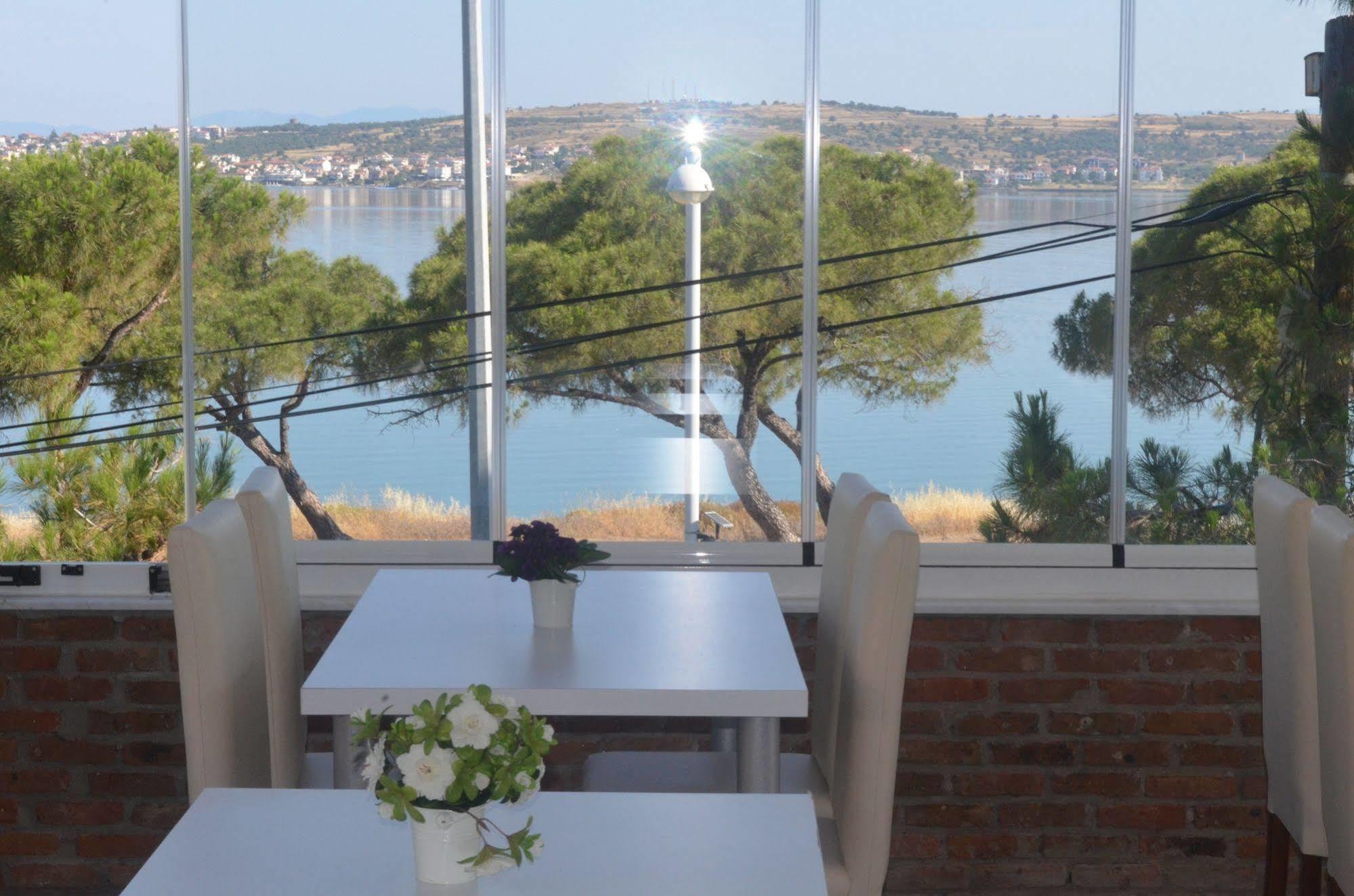Lacivert Hotel Ayvalik Bagian luar foto