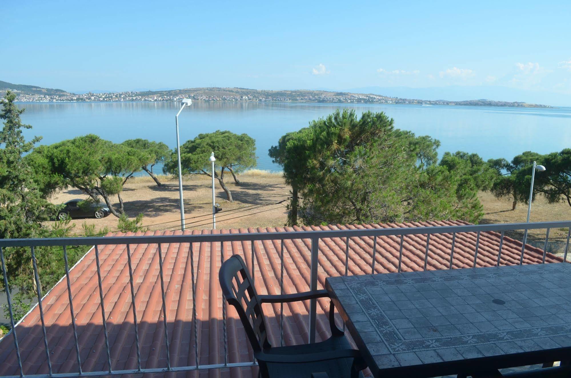 Lacivert Hotel Ayvalik Bagian luar foto