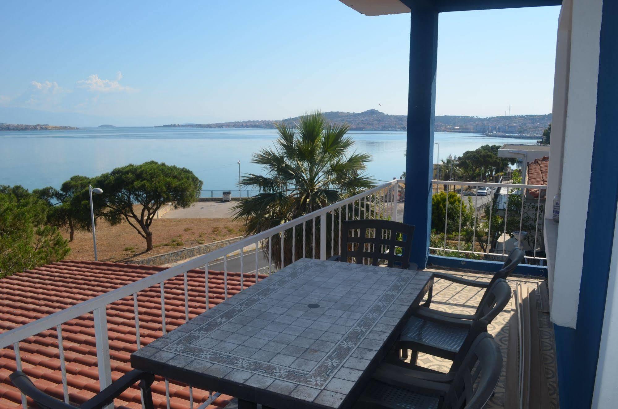 Lacivert Hotel Ayvalik Bagian luar foto