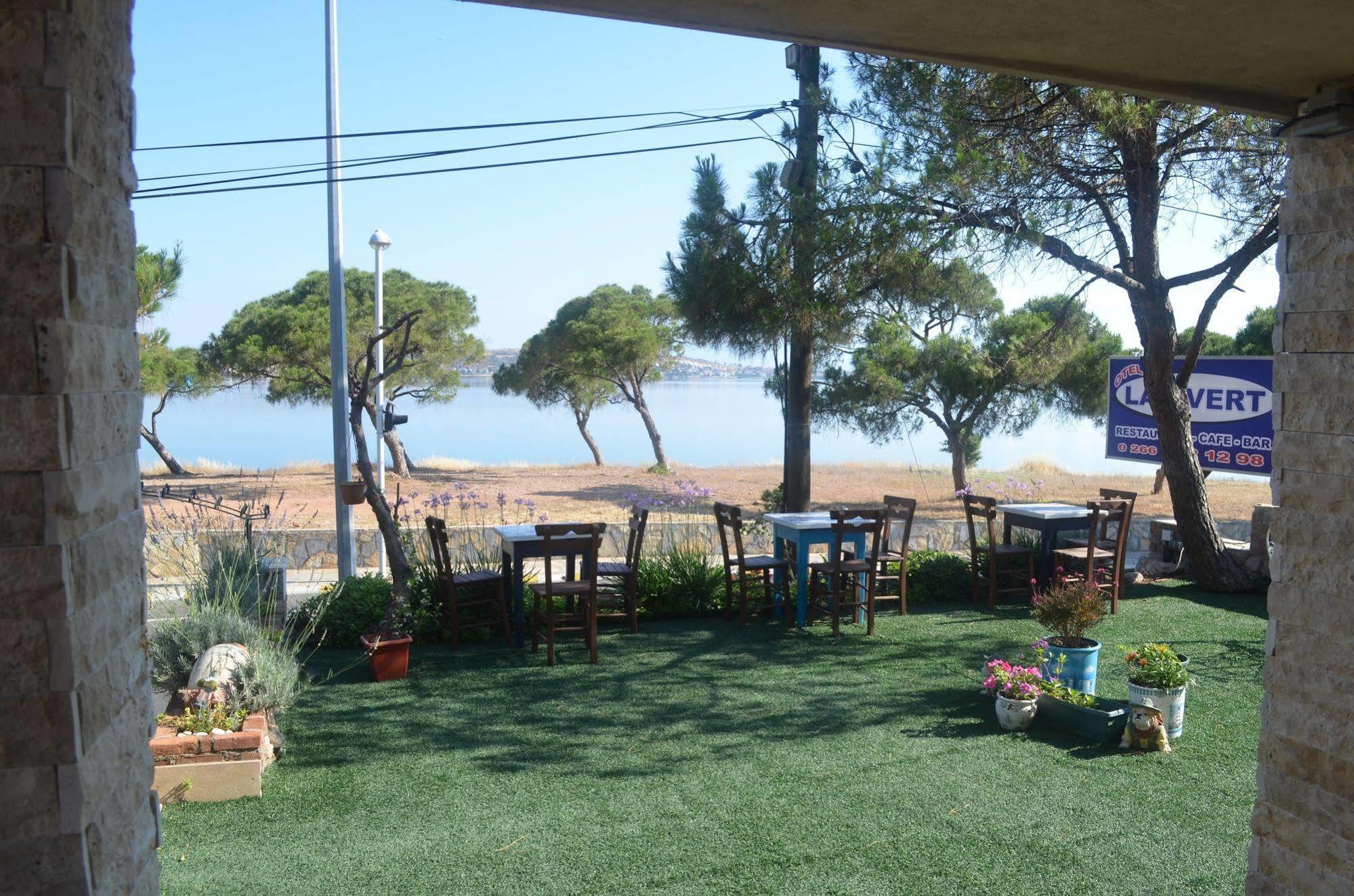 Lacivert Hotel Ayvalik Bagian luar foto