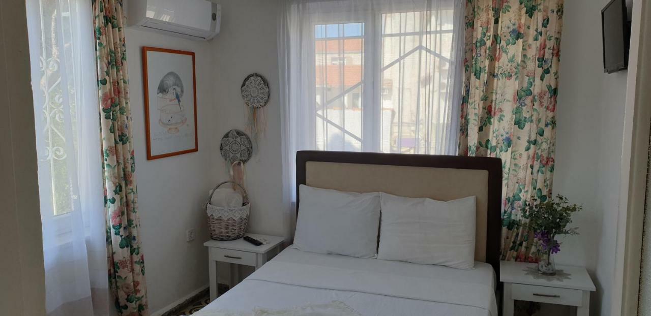 Lacivert Hotel Ayvalik Bagian luar foto