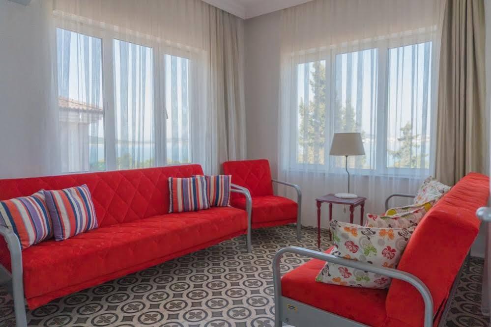 Lacivert Hotel Ayvalik Bagian luar foto